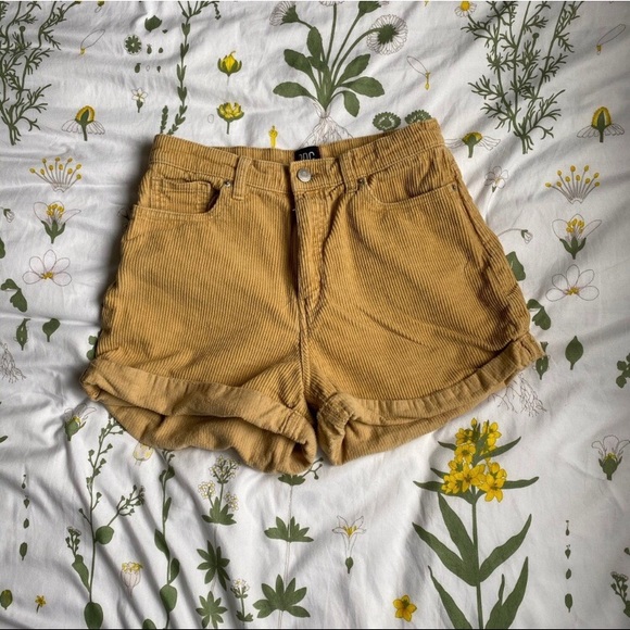 BDG UO Corduroy Shorts - Picture 4 of 7